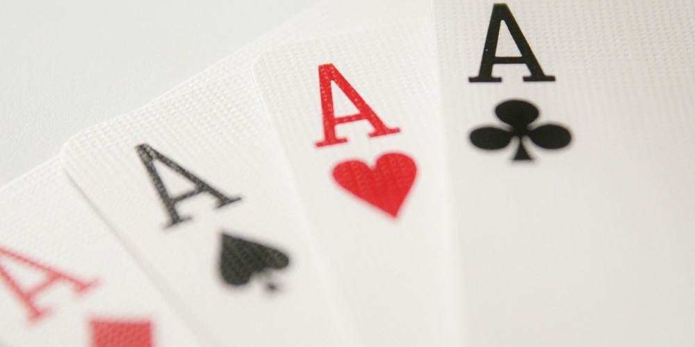 best poker bluffing strategies