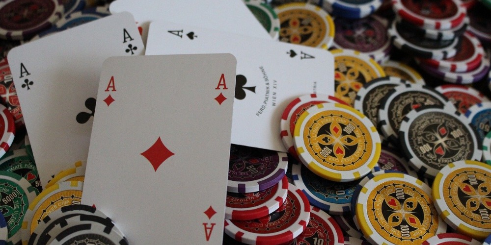 where to play online poker in Romania